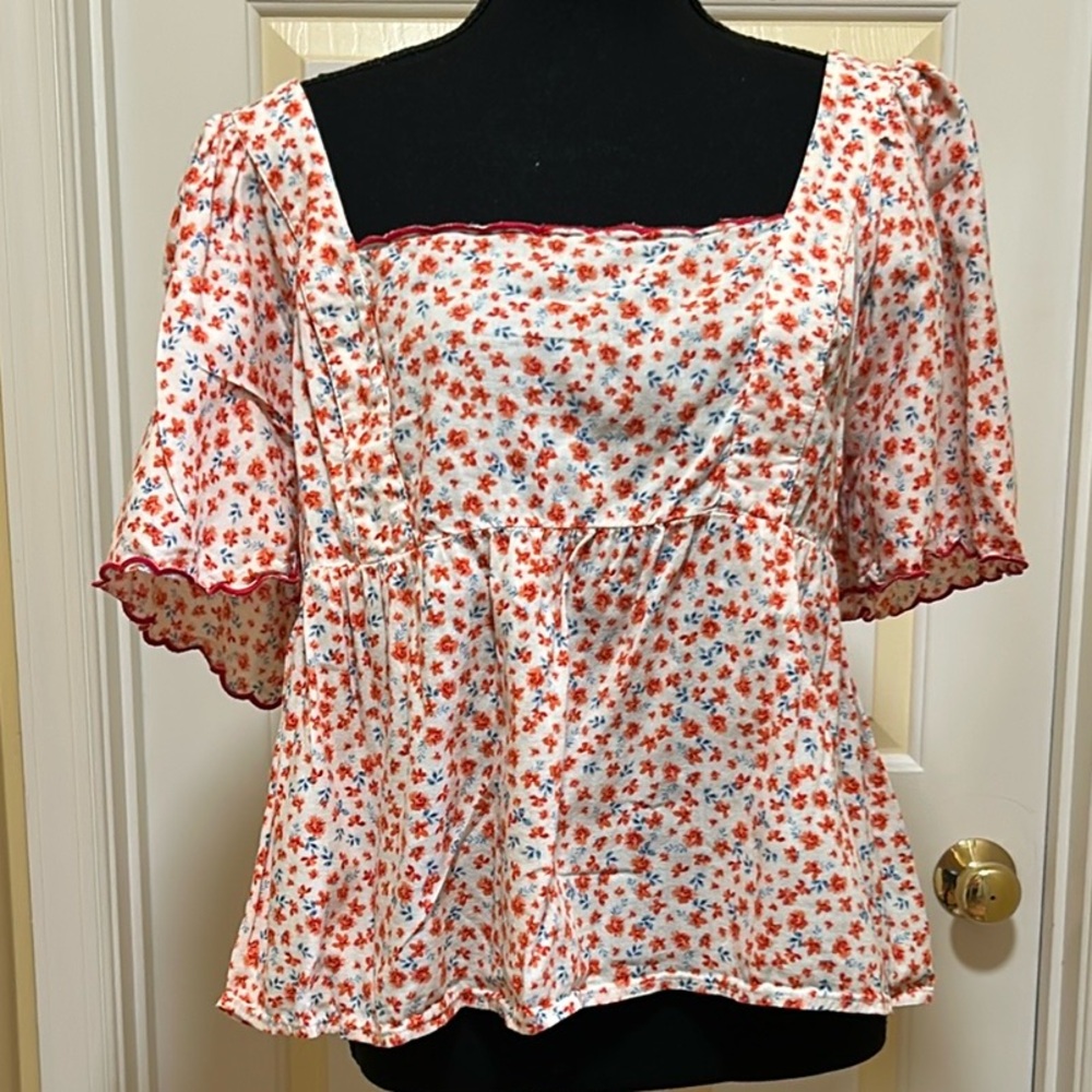 Floral Red and White Women's Top